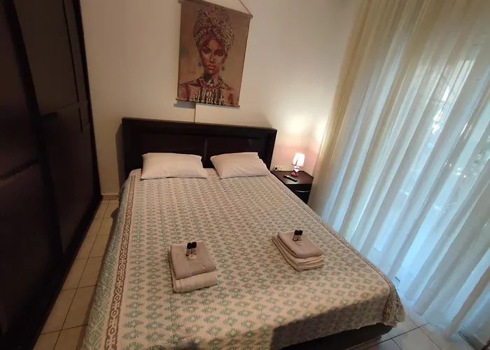 Ef-xaris Apartament *